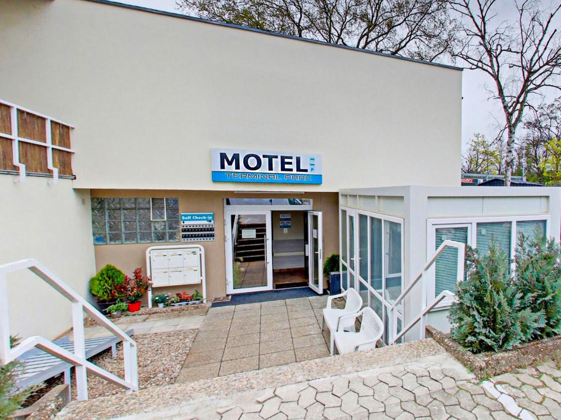Terminal Park Motel Bischofsheim Exterior photo